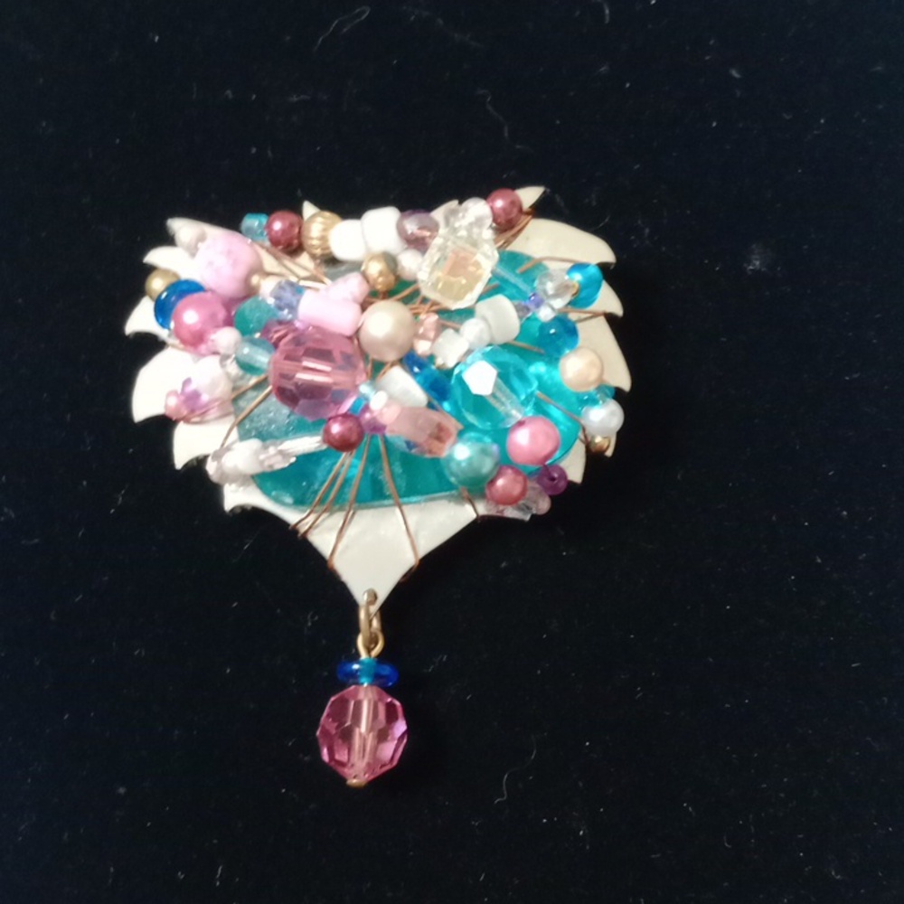 Liztech  93, Vibrant Multicolor Gemstone Brooch